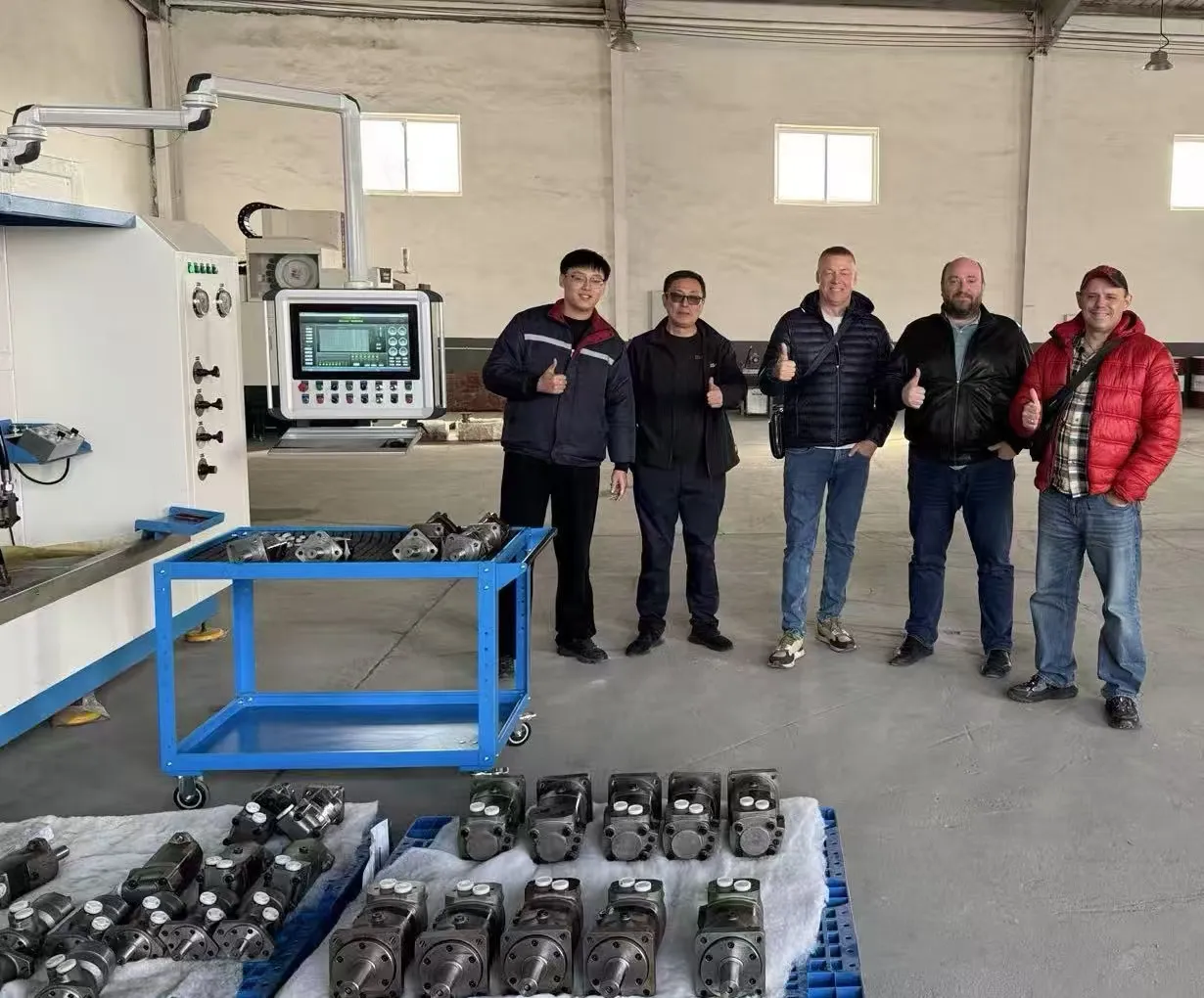 ரஷ்ய வாடிக்கையாளர்கள் Qingdao இல் உள்ள Yushan ஹைட்ராலிக் மோட்டார் தொழிற்சாலைக்கு ஆய்வு மற்றும் பார்வைகளை பரிமாறிக் கொண்டனர்.